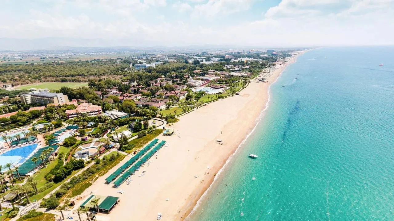 Resort Prestige: The Elite Beachfront Landscape of Kizilagac